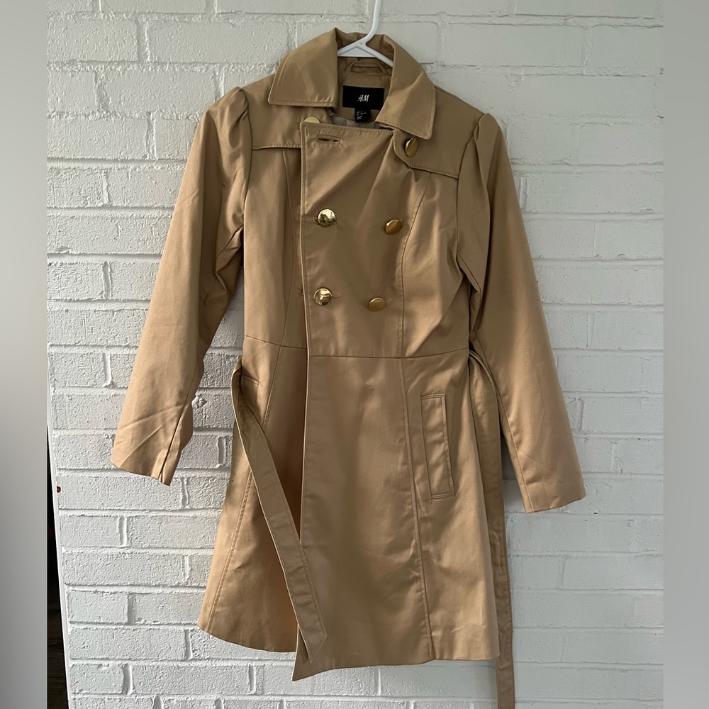 H&M Women’s Tan Trench Coat — Size 2